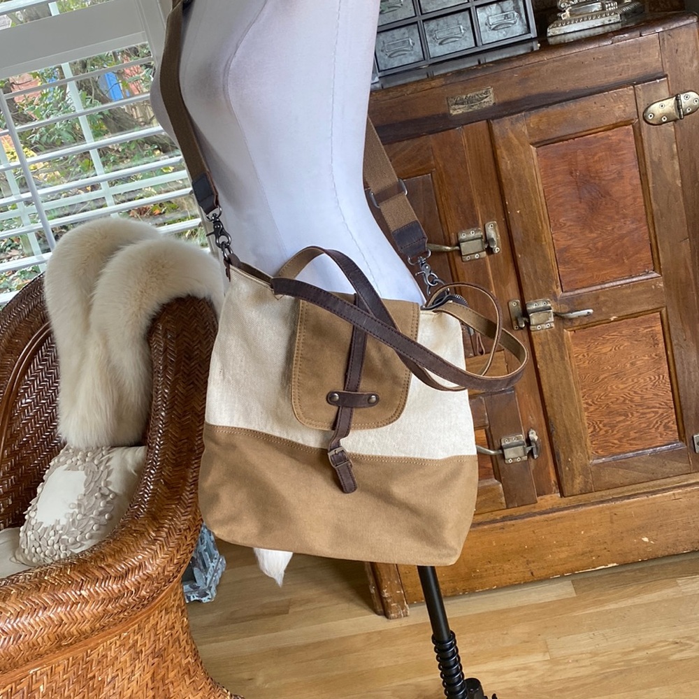 TSD BRAND THE SAME DIRECTION CALIFORNIA CROSSBODY BAG